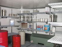 Kragarmregal, verzinkt, bestehend aus 3 Lagerebenen, an Containerwand vormontiert, BxT 1800x500 mm