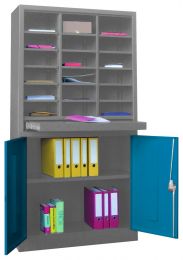 Ordnungsregal, BxTxH 1000x400x1950 mm, 3x6 Fächer, 1 Auszugboden, 1 Flügeltürenschrank 950 mm hoch mit 1 Boden, RAL 7035/5010 lichtgrau/enzianblau