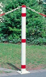 Ketten-Sperrpfosten aus Alu, rund, Durchm. 60 mm, weiß mit 3 roten Ringen, herausnehmbar aus Bodenhalterung, mit Dreikant-Feuerwehrverschluss