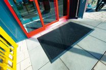 Gummiwabenmatte mit Schrägkante 4-seitig - BxL 700x900 mm / 900x1500 mm / 1200x1800 mm - Gummi - H. 12,5 mm - Gewicht 7 kg